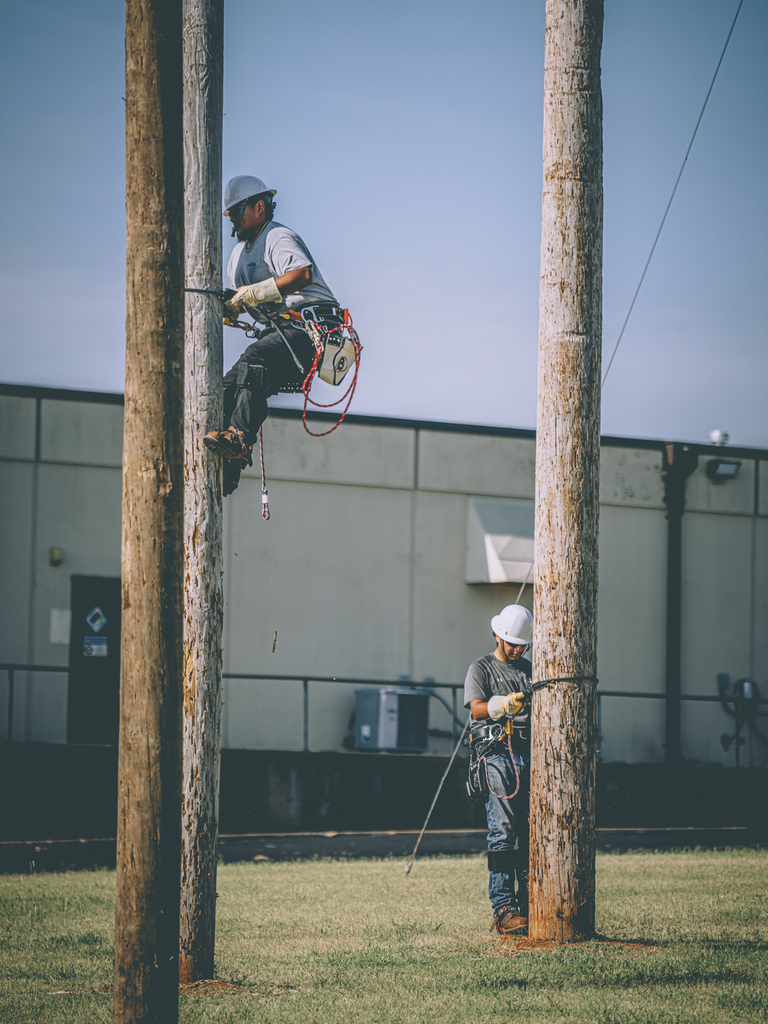 ⚡️ The Fall 2025 CKTC Lineman Training Class started their morning high above the ground, gaining hands-on experience on utility poles. Students practiced essential skills such as climbing, maneuvering, and transferring equipment safely while on the poles. 💪 #CKTC | #LinemanTrainingProgram | #MakingADifference