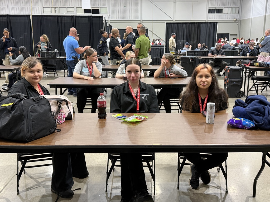 Congratulations to our amazing students who recently represented CKTC at the SkillsUSA competitions! 🔥⚖️ Shaylynn McClure, Adriana Cisneros, Abby Bowlin, and Layla Graf competed in the Criminal Justice competition, showcasing their knowledge, professionalism, and dedication to the field. 🚔👮♀️ Victoria Nygaard, Jaylyn Littleghost, and Kaylee Copeland also did an outstanding job competing in the Crime Scene Investigation competition, demonstrating impressive teamwork and investigative skills. 🔎🕵️♀️ We are incredibly proud of each of these students for representing CKTC with excellence at SkillsUSA! 💙💛