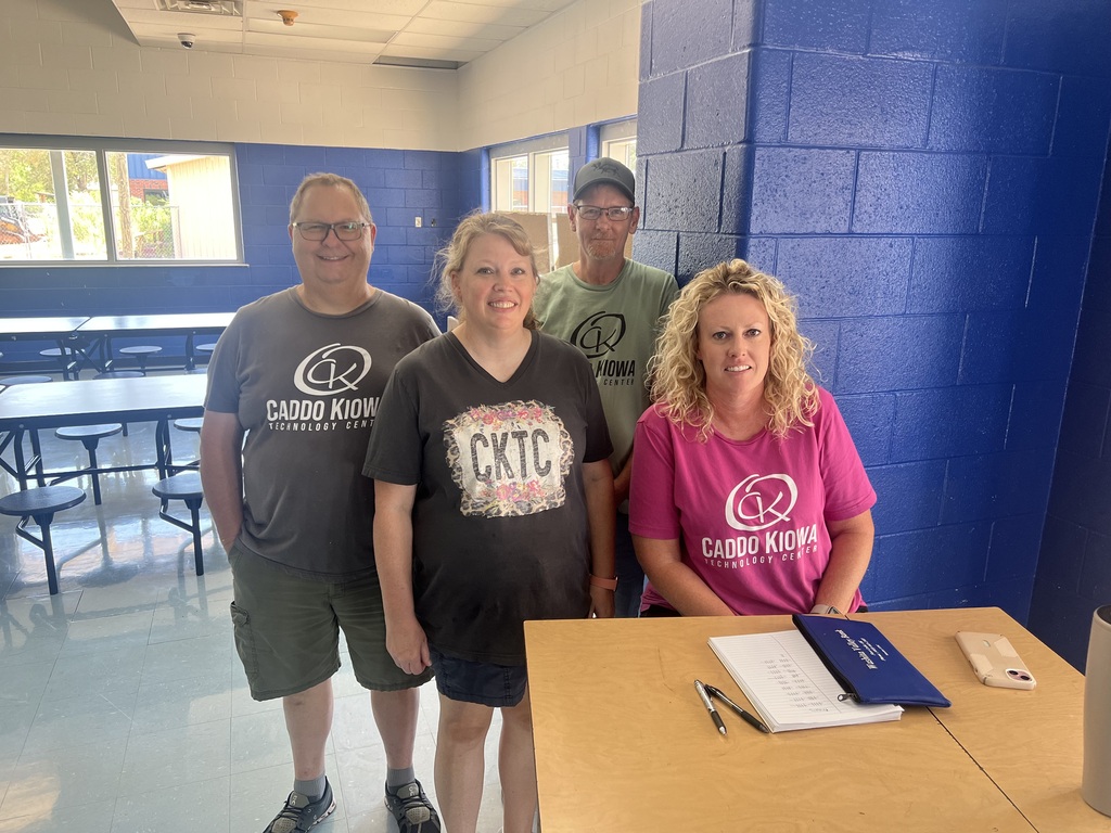 CKTC employees volunteering.