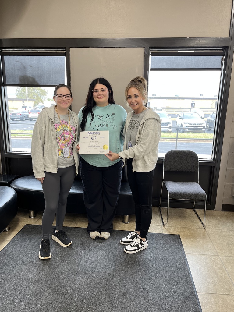 🎓✂️ CONGRATULATIONS, AUDREY EYSTER! ✂️🎓 We are so proud to announce that Audrey Eyster has officially completed the Cosmetology Program! 💇♀️💅✨ Audrey has worked hard, grown tremendously, and reached an exciting milestone in her journey toward becoming a licensed cosmetologist. She is now waiting for her Oklahoma State Board of Cosmetology testing date, and we have no doubt she is going to do AMAZING! 💪🏼🩷 Audrey, we are incredibly proud of everything you have accomplished and can’t wait to see where your talent, determination, and passion take you next. Congratulations, Audrey! Your future in the beauty industry is just beginning! 🎉✨ #CKTC | #Cosmetology | #ProgramCompleter | #OkCareerTech | #MakingADifference