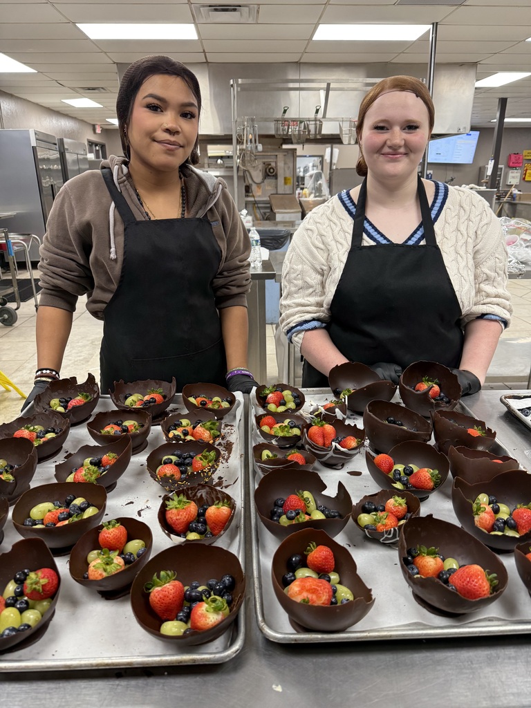 🍫✨ Chocolate, Creativity & Culinary Talent! ✨🍫 Last Friday night, our CKTC Culinary Arts students once again brought their creativity to the Anadarko Choctober Fest. After a week of designing and creating, they showcased some AMAZING artistic chocolate creations—and the community loved them! Chocolate was everywhere, smiles were everywhere, and we had a blast! ❤️🍫 This has become one of our favorite Culinary Arts traditions, and we love sharing our students’ talent with our community. Great job, Culinary students! You made us proud! 👏🍫✨ #CKTC | #CulinaryArts | #ChoctoberFest | #OkCareerTech | #MakingADifference