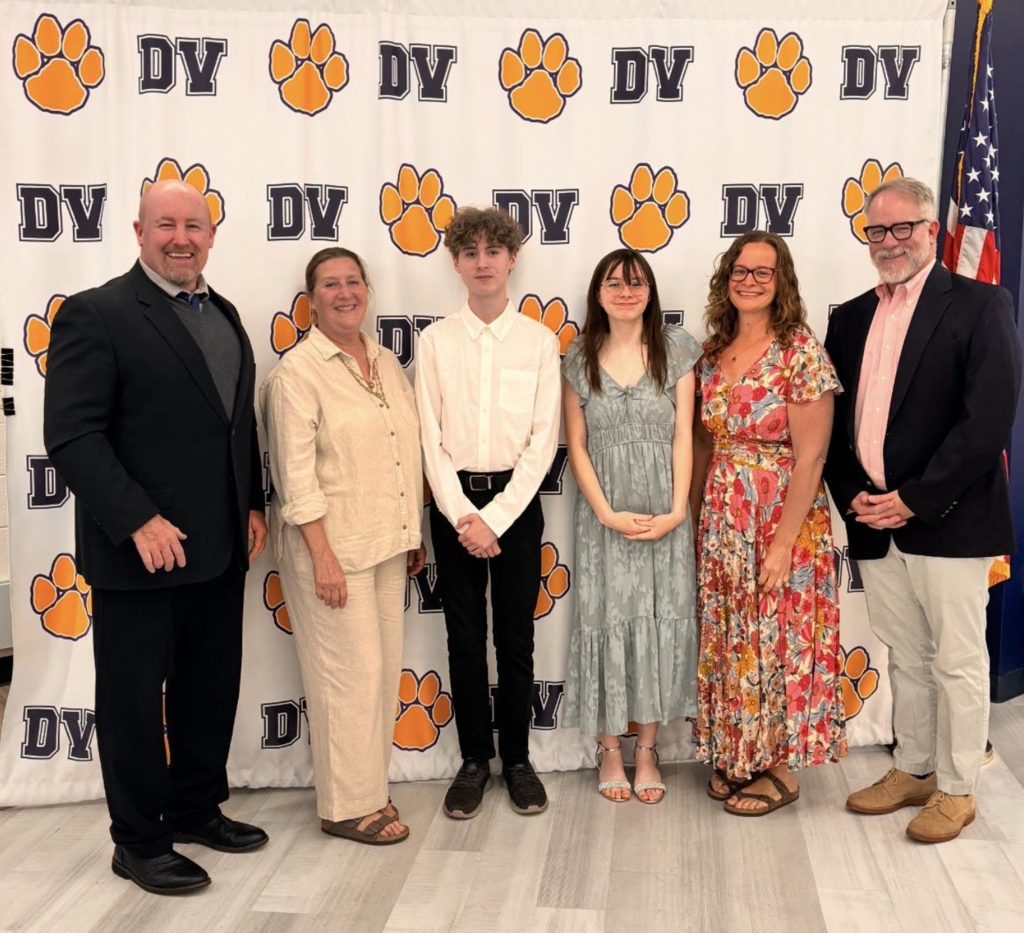 Del Val Honors Awards! 