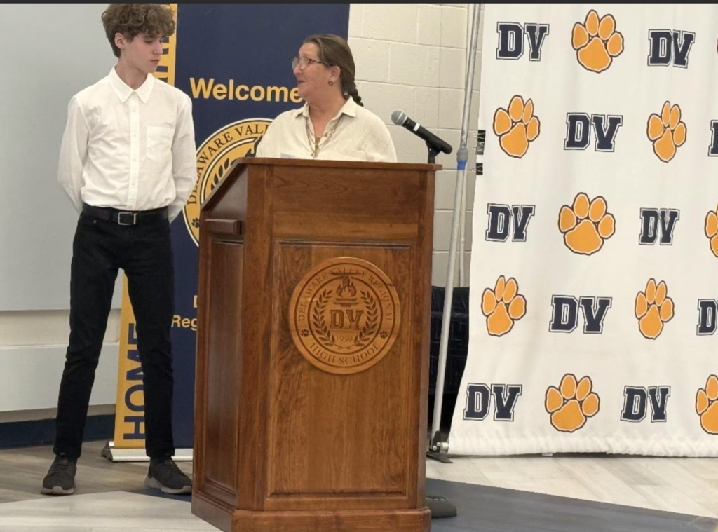 Del Val Honors Awards! 