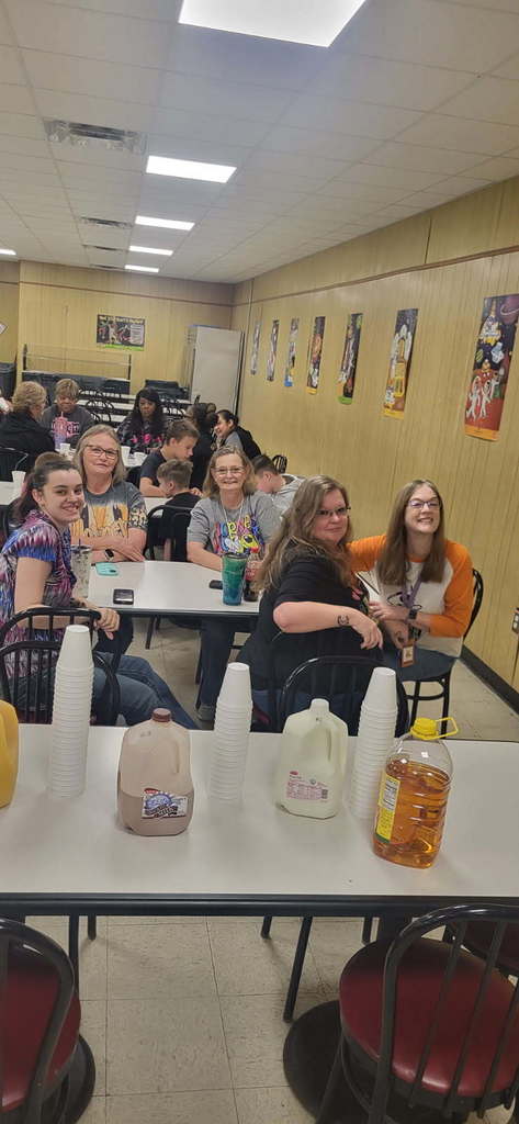 🥞🎉 Goodrich ISD kicked off our Professional Development Day in the best way possible — with delicious pancakes made by our very own principals, Dr. Vaughan and Mrs. Langley! 👏💛🖤  Nothing brings people together like great food, lots of smiles, and amazing leadership! Thank you both for starting our morning with full hearts and full plates as we continue working together to support and empower our students. 🐝✨