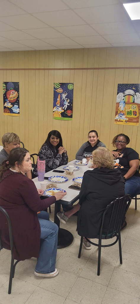 🥞🎉 Goodrich ISD kicked off our Professional Development Day in the best way possible — with delicious pancakes made by our very own principals, Dr. Vaughan and Mrs. Langley! 👏💛🖤  Nothing brings people together like great food, lots of smiles, and amazing leadership! Thank you both for starting our morning with full hearts and full plates as we continue working together to support and empower our students. 🐝✨