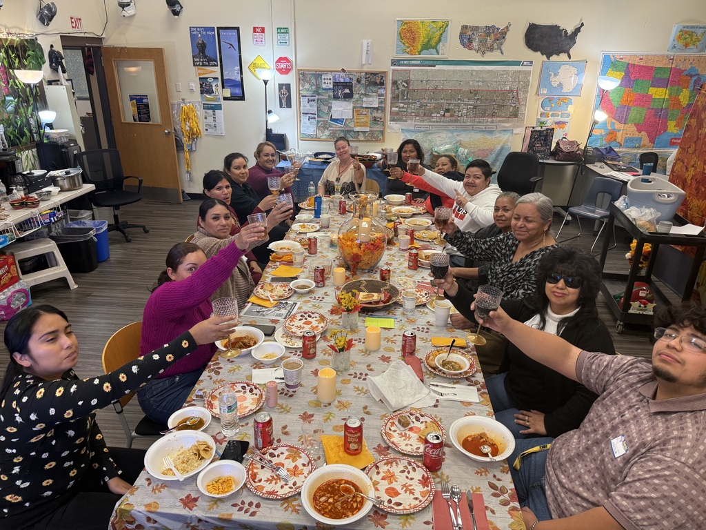 🌟☕ Coffee with the Principal at IMS ☕🌟  Yesterday we enjoyed a wonderful morning of connection and gratitude during our Coffee with the Principal. Families had the opportunity to meet our principal, connect with teachers, and participate in a beautiful gratitude activity, where they shared reflections, positive messages, and strengthened our school community.  We are so proud to see the strong involvement of our parents, as well as the new families who joined us for the first time. Your presence and enthusiasm truly make a difference! 💙  Thank you to all our families, staff, and every mom who continues to build a supportive and united IMS. Victory Together!