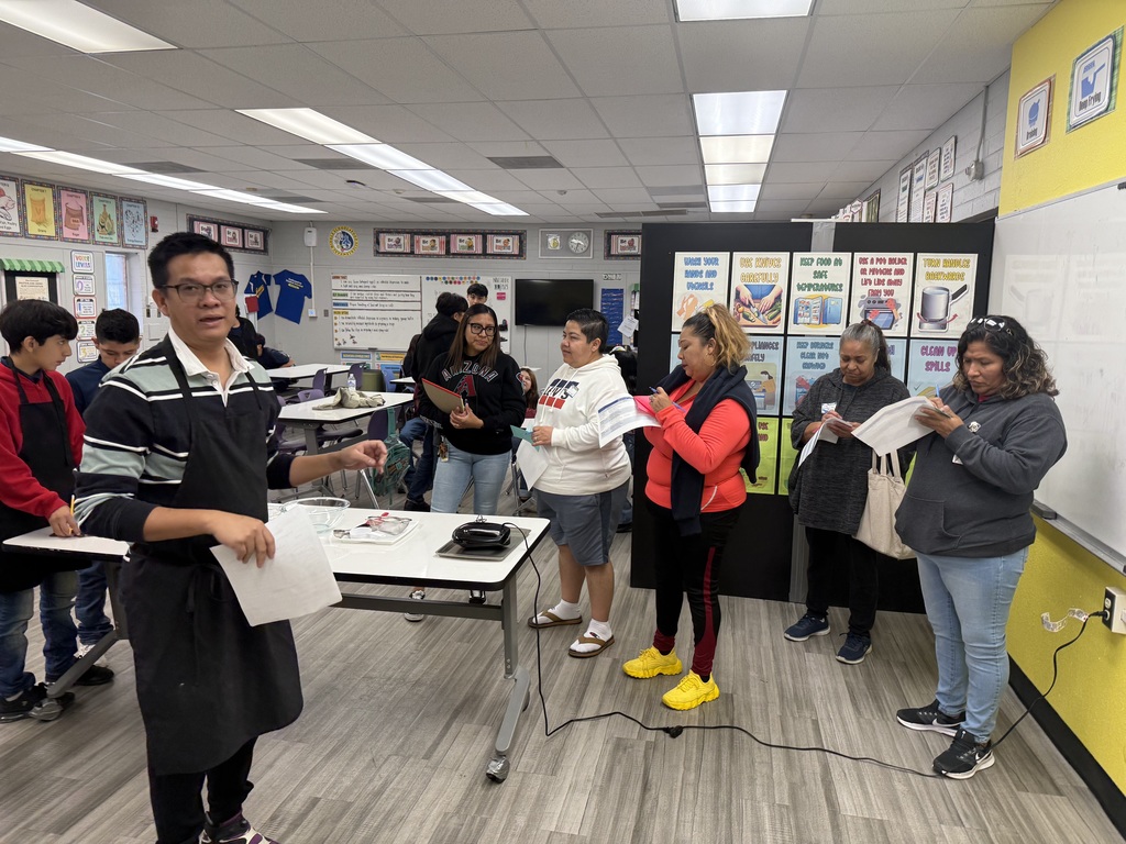 🌟☕ Coffee with the Principal at IMS ☕🌟  Yesterday we enjoyed a wonderful morning of connection and gratitude during our Coffee with the Principal. Families had the opportunity to meet our principal, connect with teachers, and participate in a beautiful gratitude activity, where they shared reflections, positive messages, and strengthened our school community.  We are so proud to see the strong involvement of our parents, as well as the new families who joined us for the first time. Your presence and enthusiasm truly make a difference! 💙  Thank you to all our families, staff, and every mom who continues to build a supportive and united IMS. Victory Together!