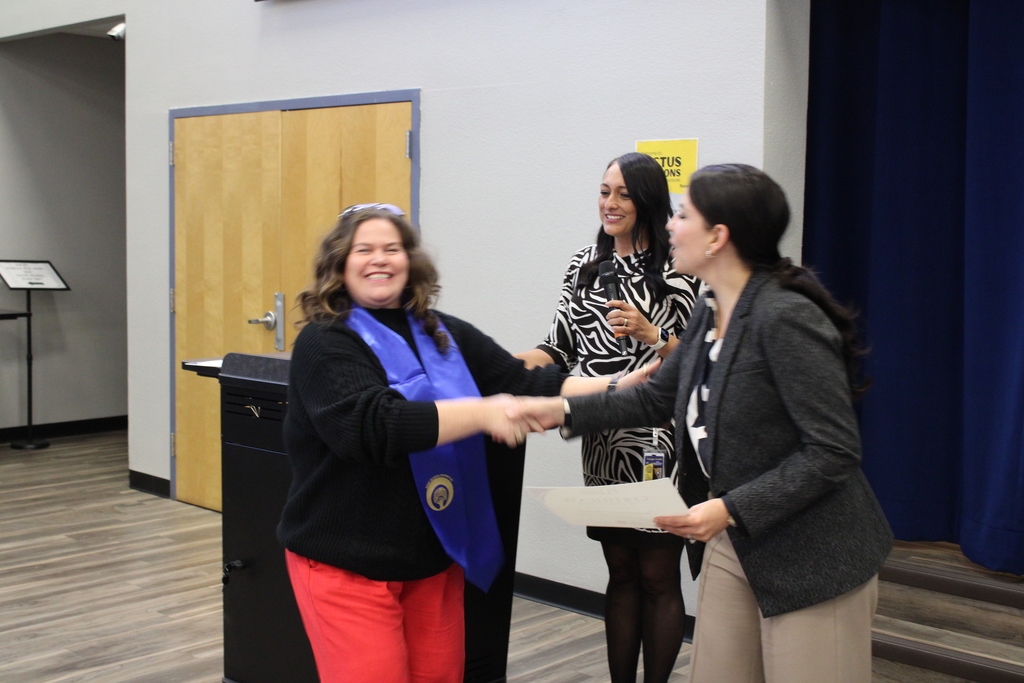 ✨ Isaac Middle School Celebrates Our FLI Families ✨  With great pride, we recognize the families who completed the FLI course, demonstrating perseverance, commitment, and excellent attendance throughout the program. Their dedication and consistency made this experience a motivating and meaningful experience.  This important achievement, completed in collaboration with the Isaac Middle School Parent Coordinator, serves as an inspiring example for their children and strengthens our school community. Congratulations on this great accomplishment and all that you will continue to achieve!