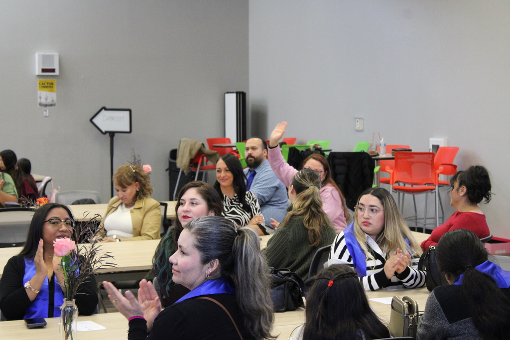 ✨ Isaac Middle School Celebrates Our FLI Families ✨  With great pride, we recognize the families who completed the FLI course, demonstrating perseverance, commitment, and excellent attendance throughout the program. Their dedication and consistency made this experience a motivating and meaningful experience.  This important achievement, completed in collaboration with the Isaac Middle School Parent Coordinator, serves as an inspiring example for their children and strengthens our school community. Congratulations on this great accomplishment and all that you will continue to achieve!