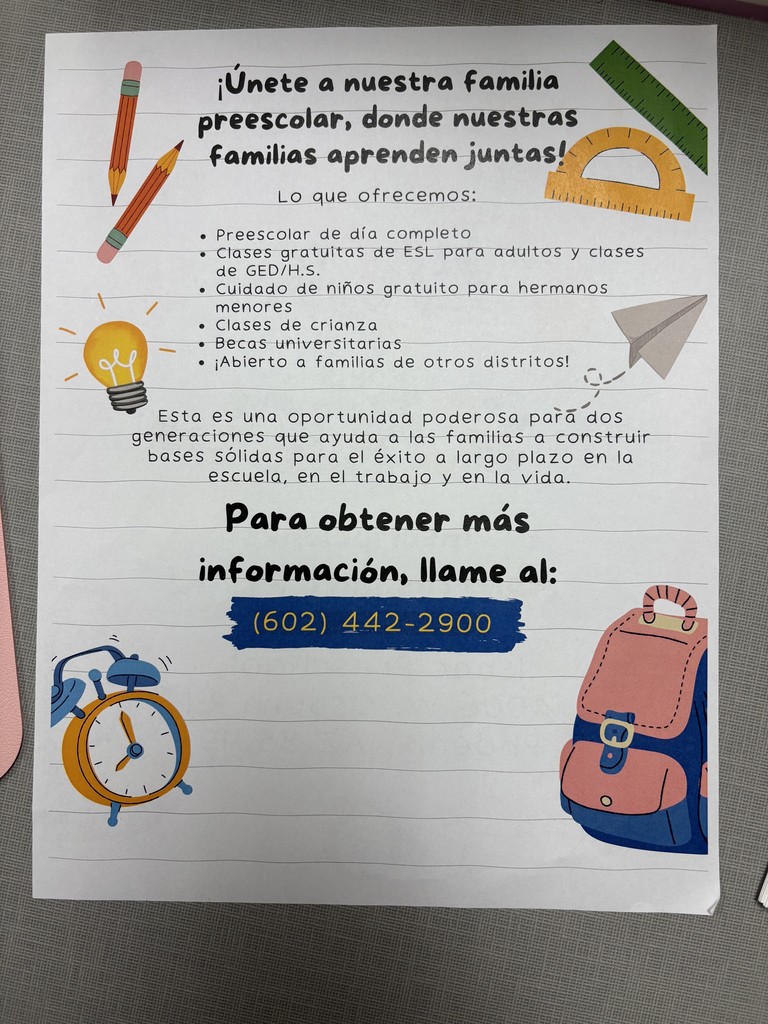 Folleto de regreso a clases con imágenes de dibujos animados de artĂculos escolares (mochila, reloj despertador, lápices y reglas) con la direcciĂłn y el logotipo de la escuela.