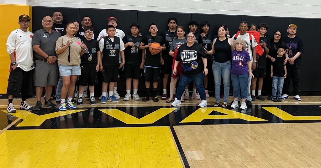 Pueblo Del Sol Boys Basketball Team at the iDAC Tournament