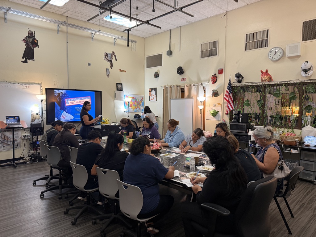 We are very proud of the families who participated in today’s parent class! 💙💛 Your commitment strengthens our school and inspires more families to get involved. Thank you for being part of Isaac Middle School!
