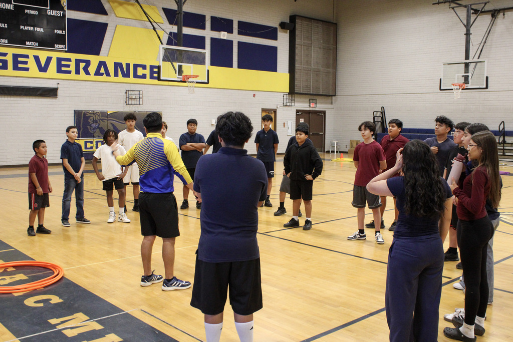 Students in Coach Zambrano's PE class