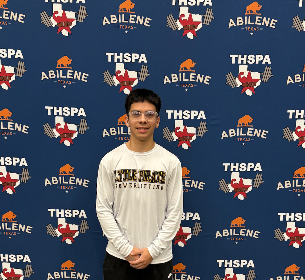 Lytle Powerlifter Jaden Araujo 