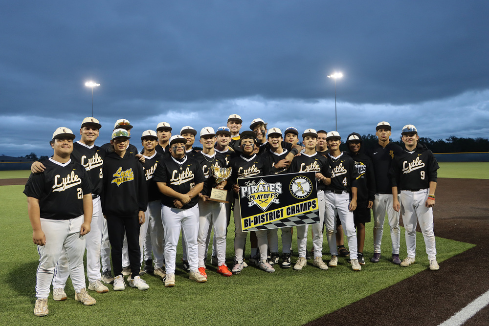 Pirates Baseball wins Bi-District