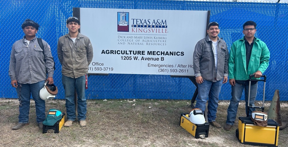 Members of Lytle FFA Welding Team 