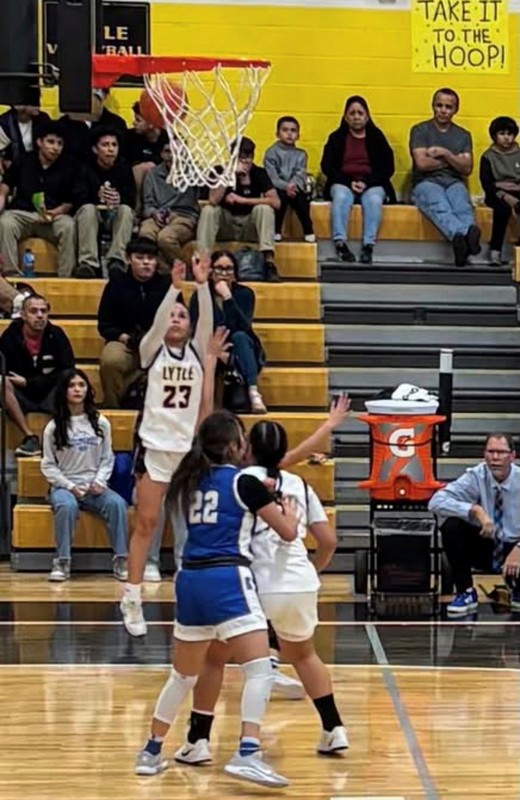 Lytle vs Natalia girls game