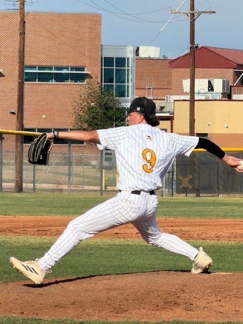Lytle pitcher during Cotulla game
