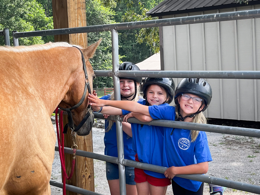 SLA Students Visit Hope Remains Youth Ranch