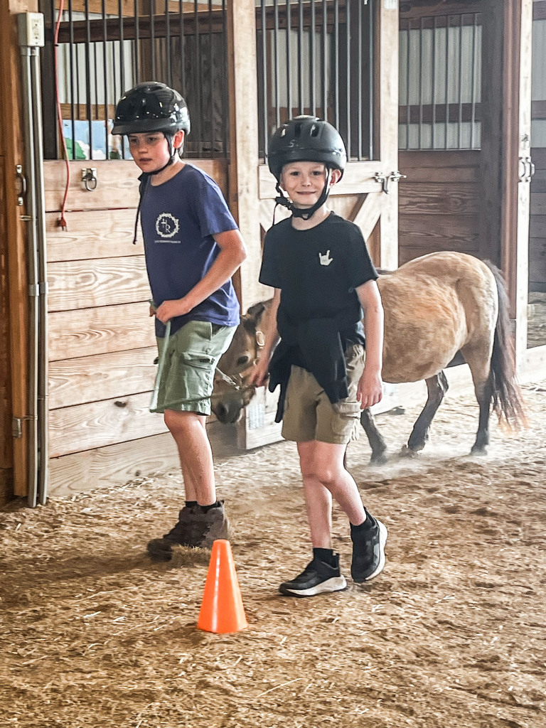 SLA Students Visit Hope Remains Youth Ranch