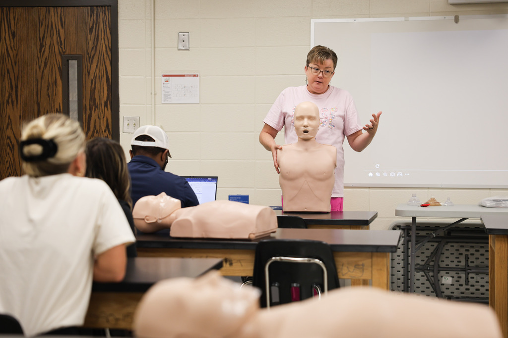 Spartanburg School District 2 Team Members Get CPR Training