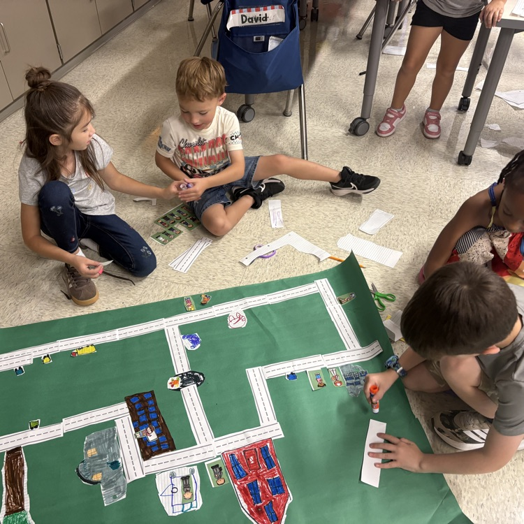 kids creating maps