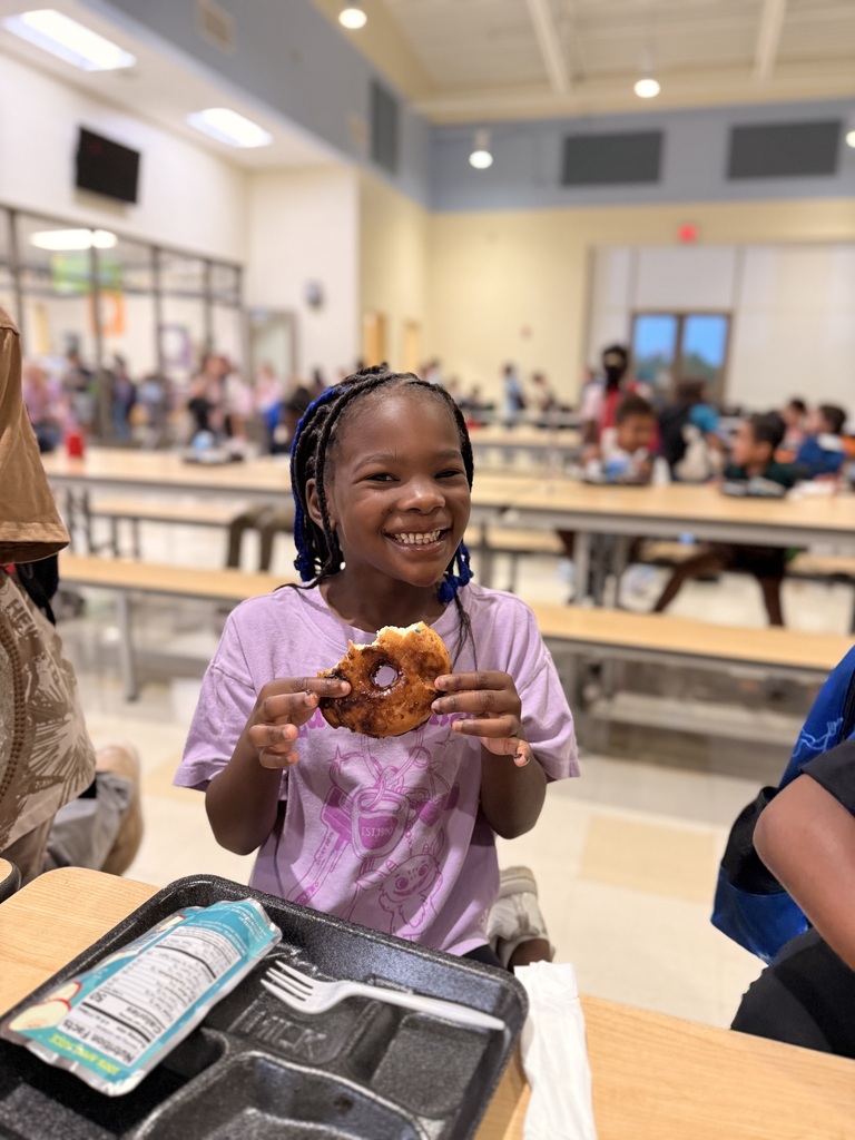 Blue Jays eat a yummy breakfast! 