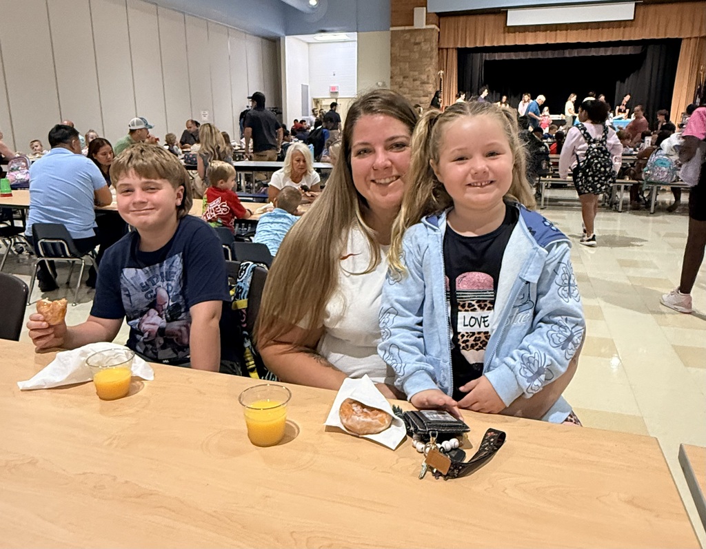 Kindergarten students at the Blue Jay breakfast! 