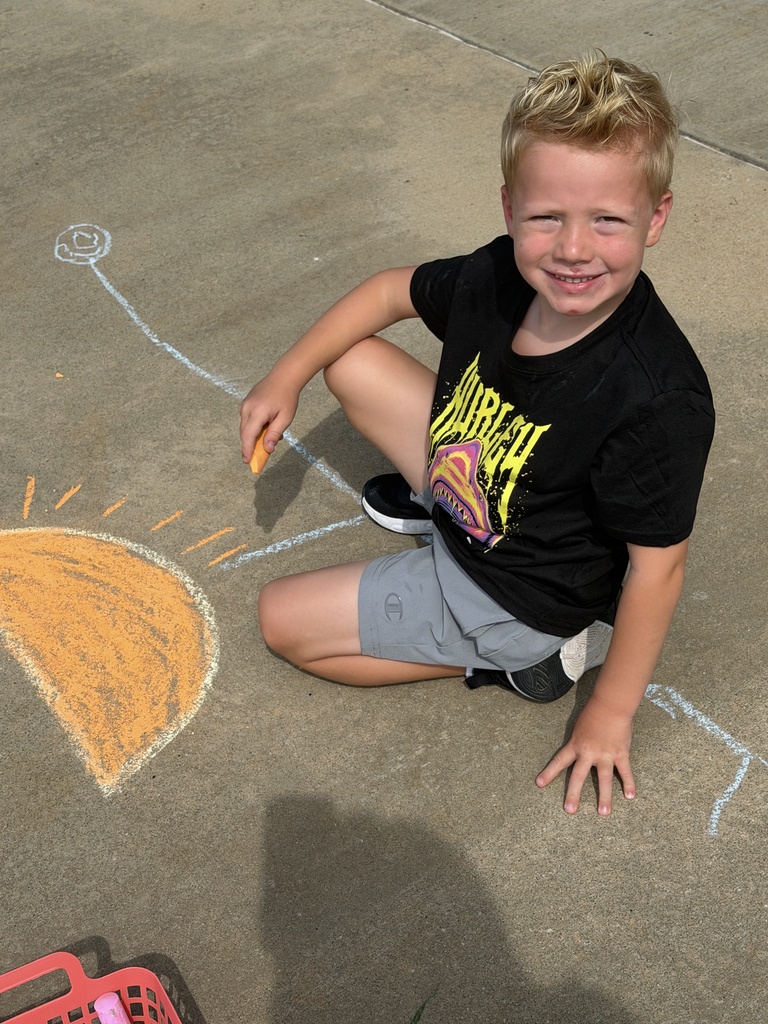 Kindergarten students have fun! 