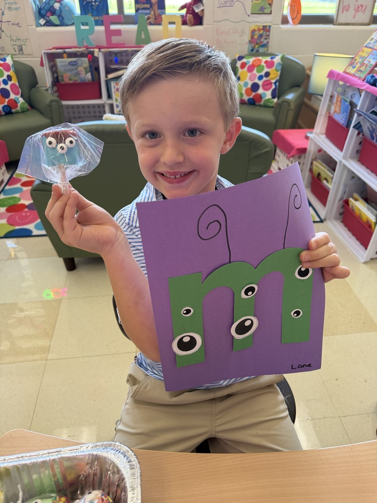 Kindergarten students have fun! 