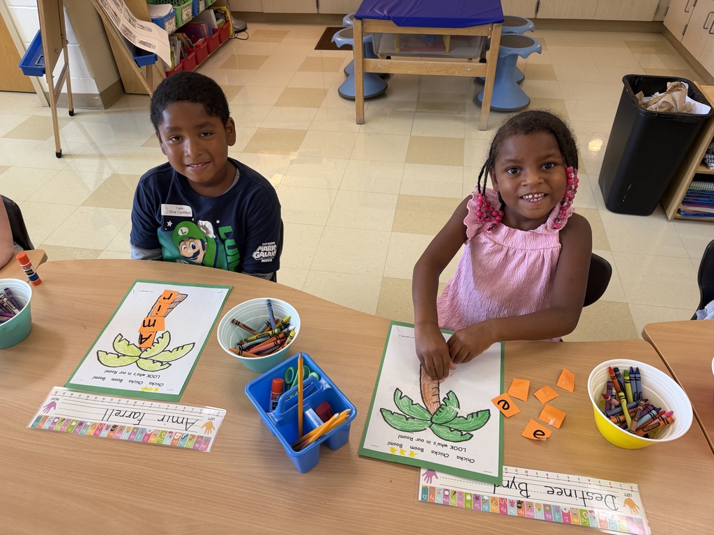 Kindergarten students have fun! 