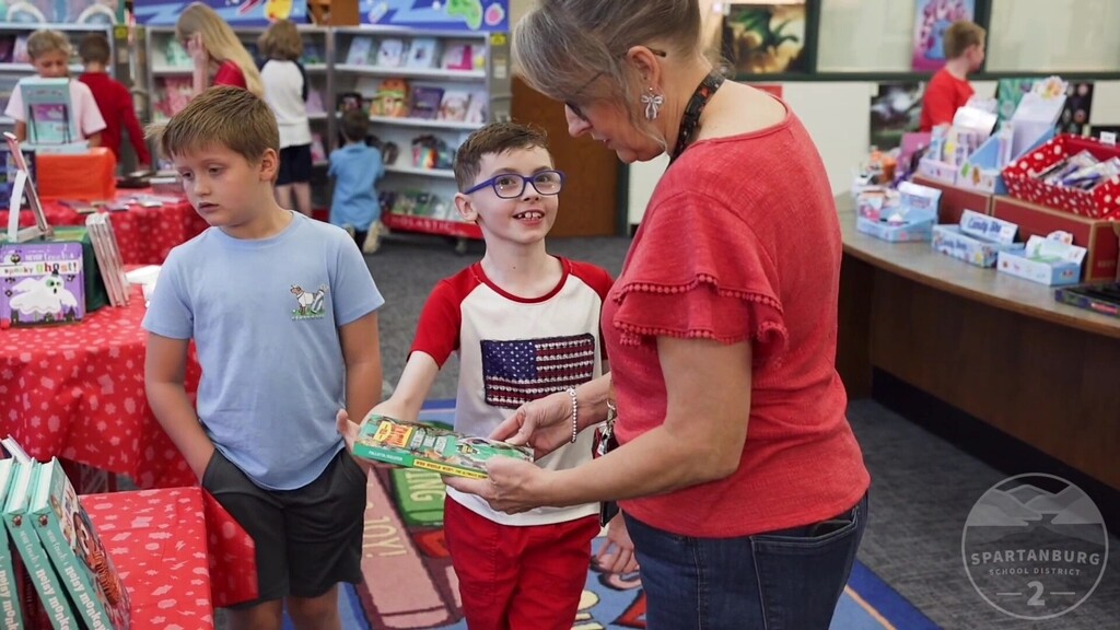 Students at Chesnee Elementary School's Book Fair
