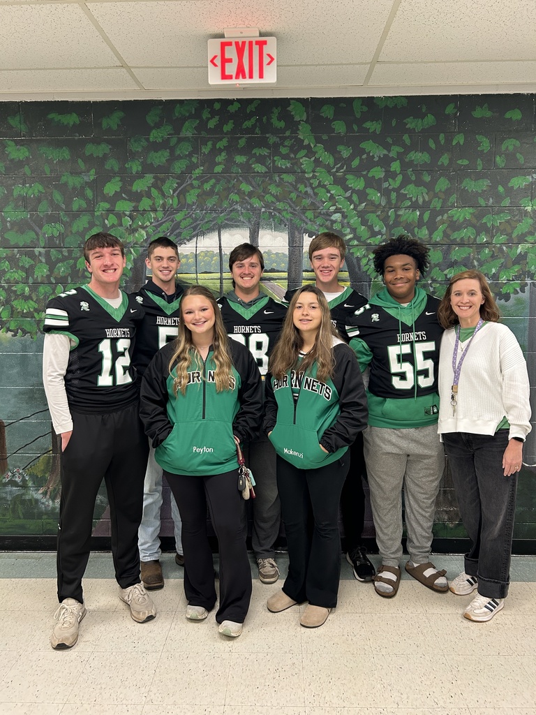 Dixie high athletes reading to CTE students