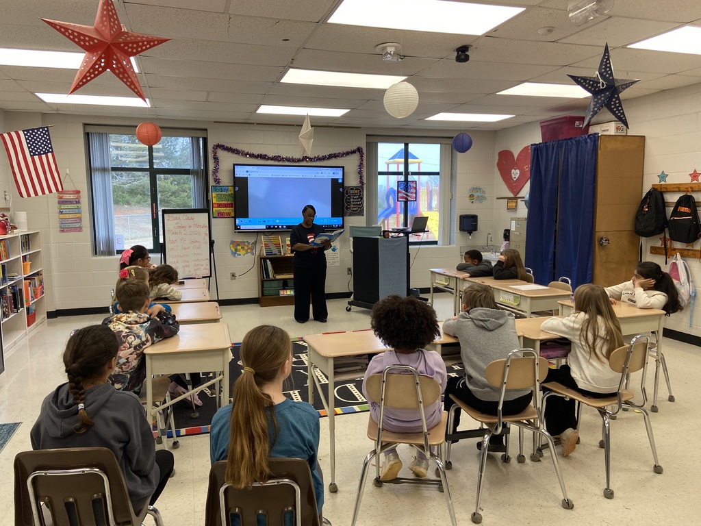 retirees reading for RAA 