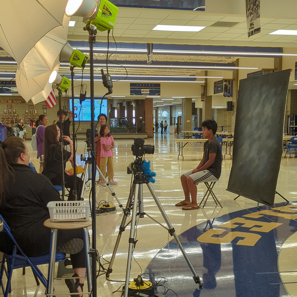 CHS student getting a photo taken at Back to School Days