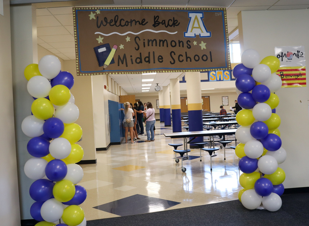 Welcome back photo area at SMS open house