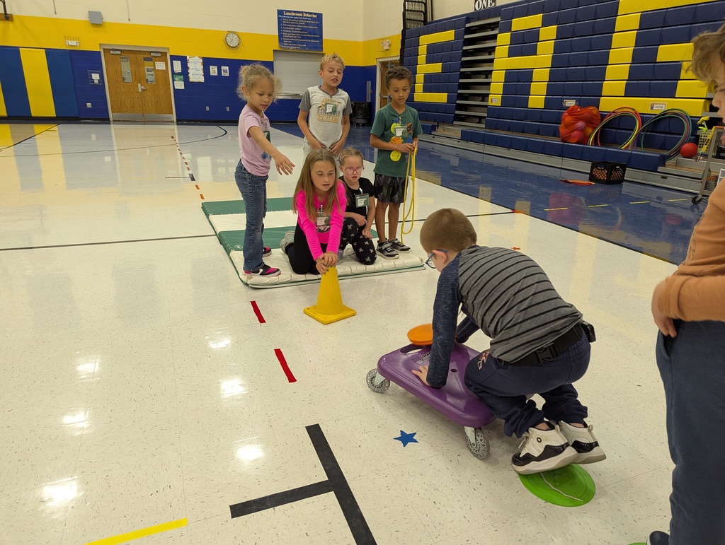 Simmons students in PE class