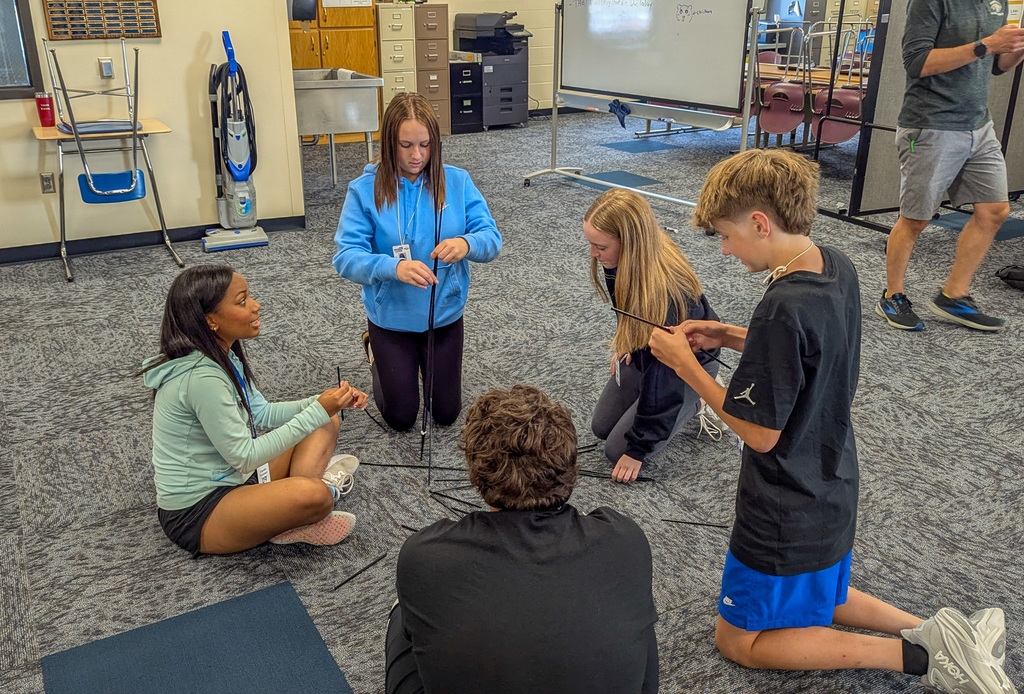 CHS students building towers for freshman focus