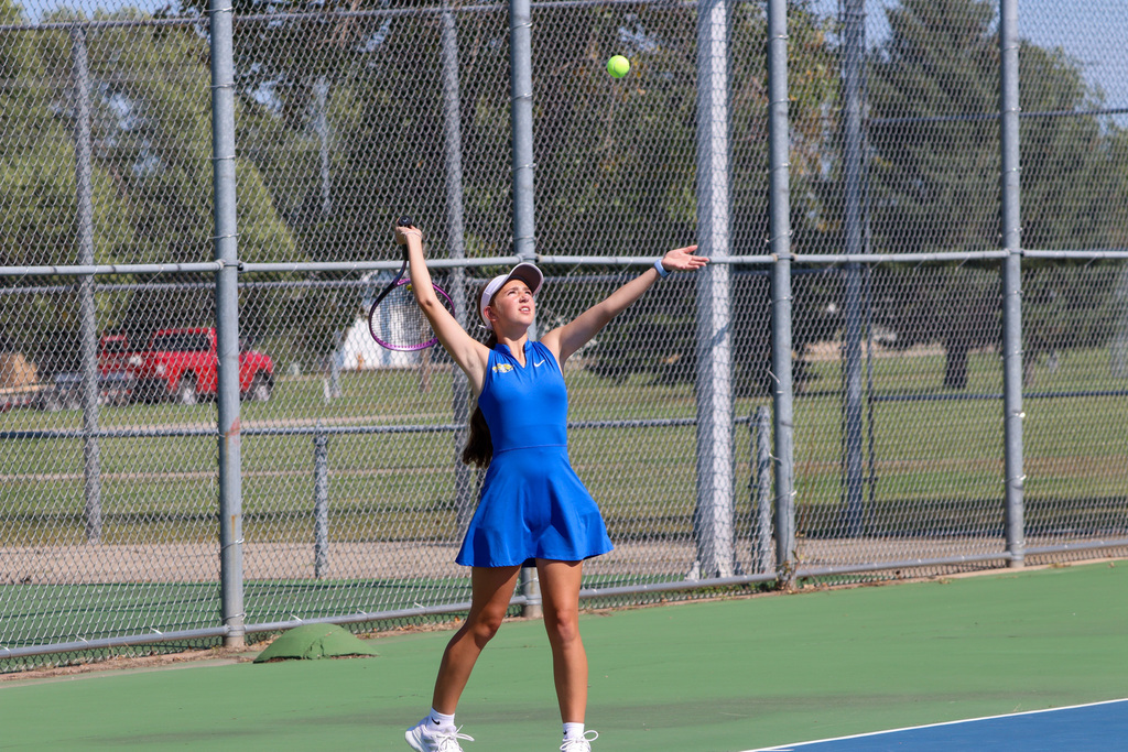 CHS tennis player