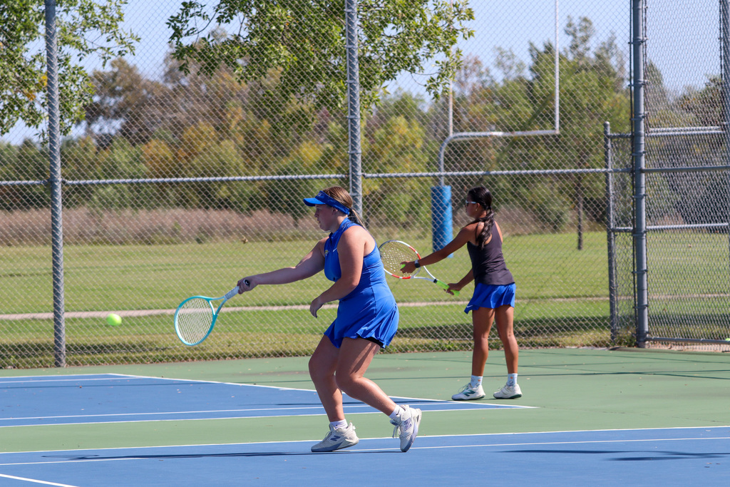 CHS tennis player