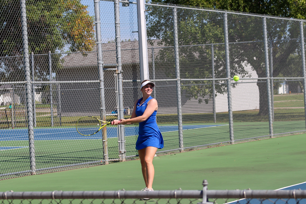 CHS tennis player