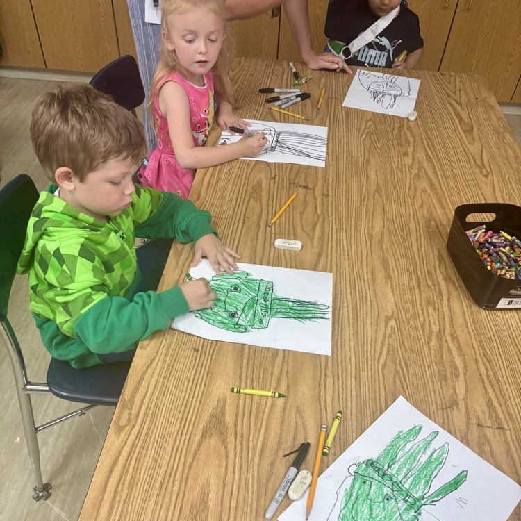 Students create American symbols for Constitution Day! 