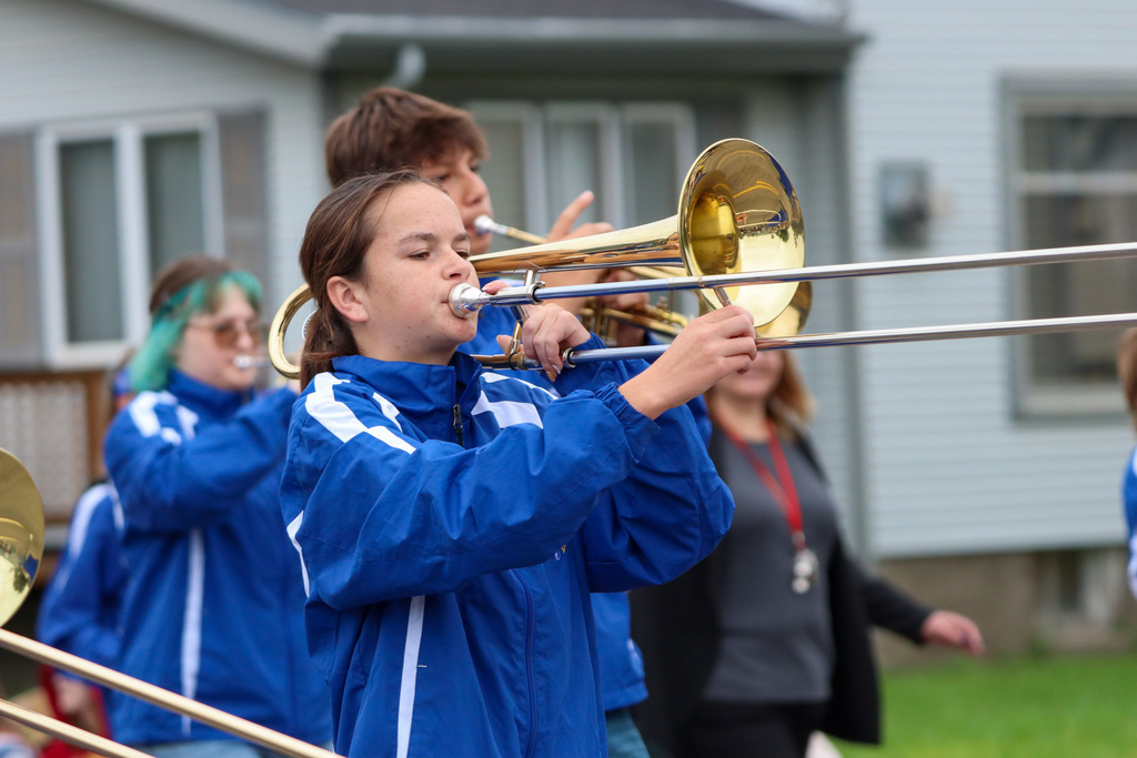 Simmons and Holgate bands in the NSU Parade