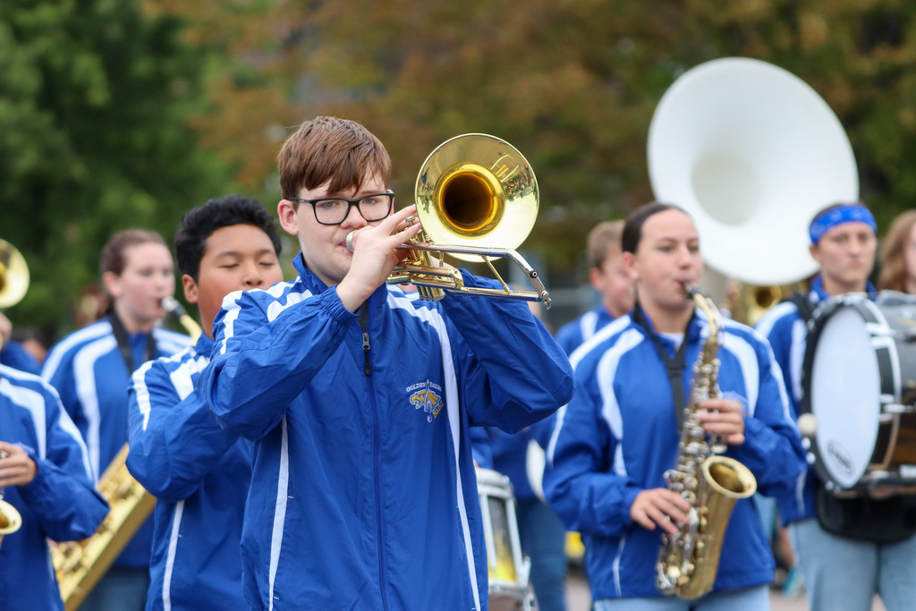 Simmons and Holgate bands in the NSU Parade