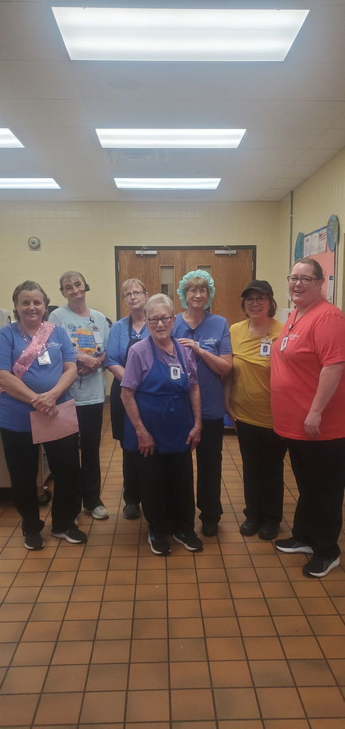 Food service workers at Aberdeen Public Schools
