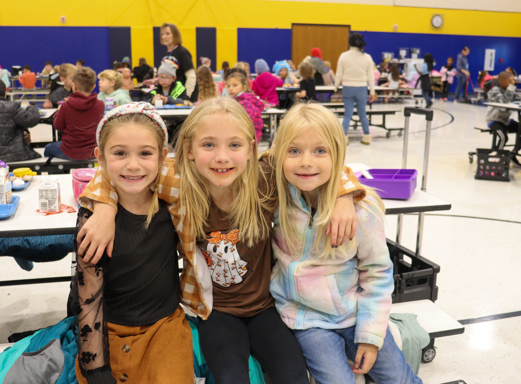 Mike Miller Elementary students during Red Ribbon Week