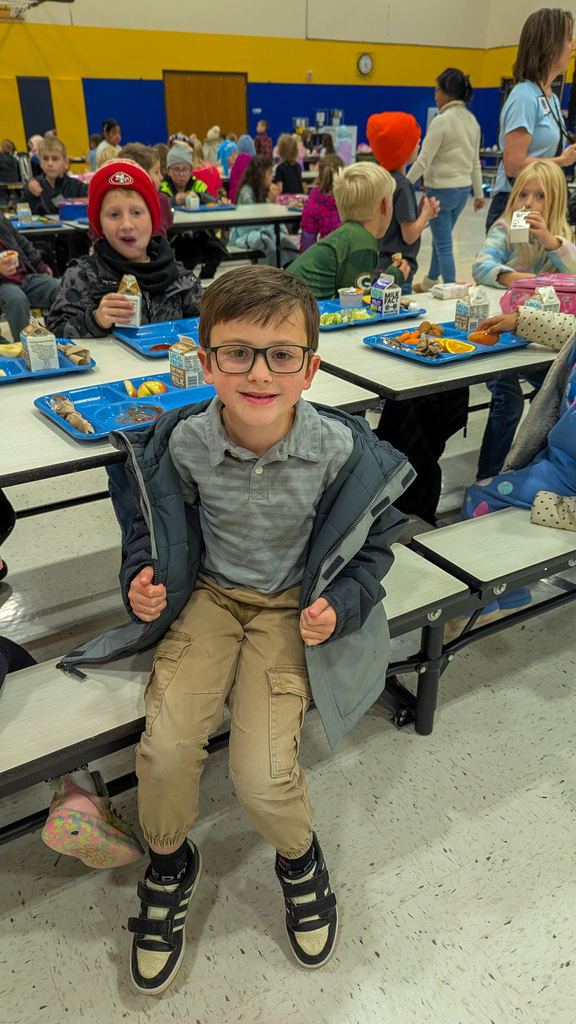 Mike Miller Elementary students during Red Ribbon Week