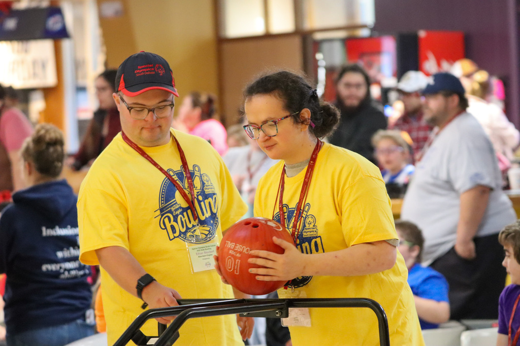 Golden Eagle bowlers at state bowling tournament