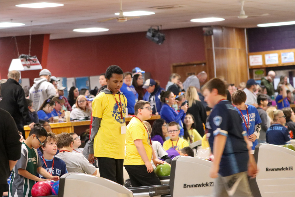 Golden Eagle bowlers at state bowling tournament
