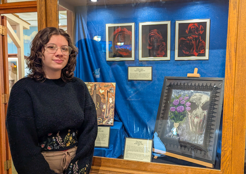 CHS artist at museum open house